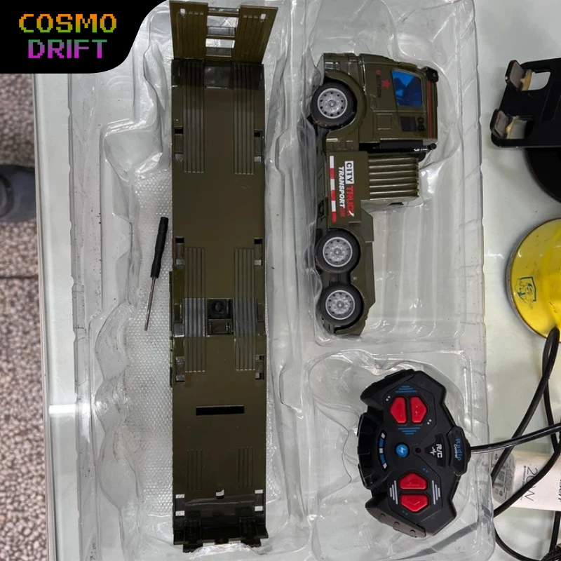 

Hot RC Large Military Camo Flatbed Transporter With Foldable Rack Simulated Trailer Toy Truck For Boys Kids ToddlersGift