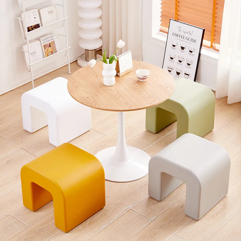 

Designer's creative minimalist low stool, single bedroom apartment, living room, home leisure stool, PE high aesthetic value sto