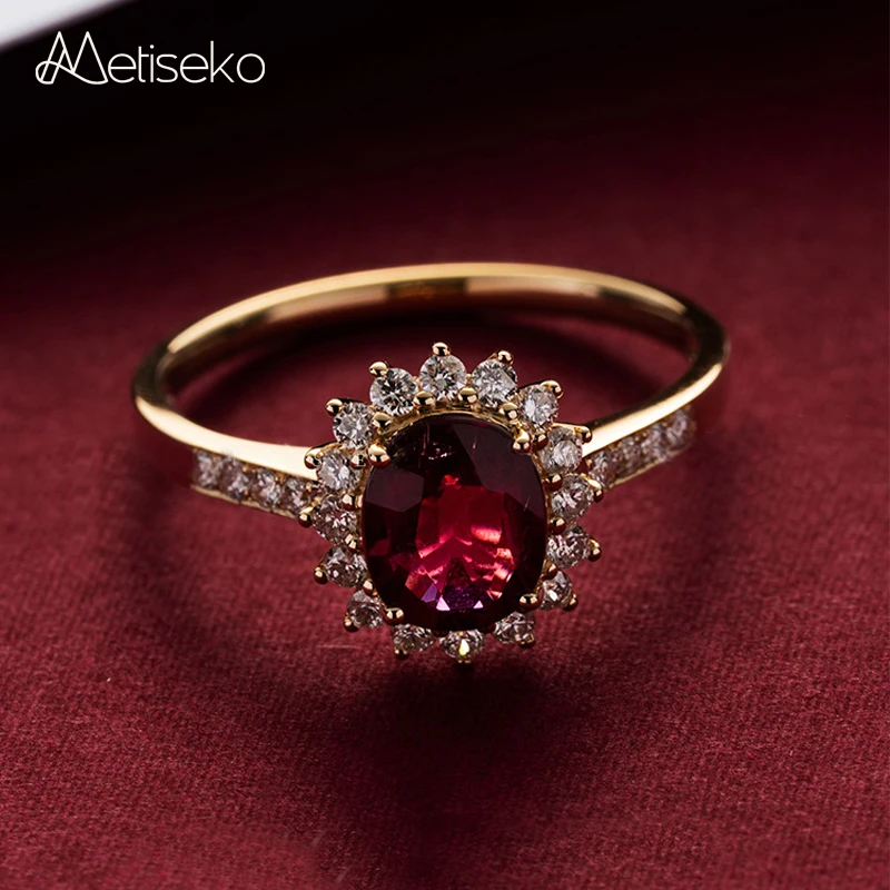 

Metiseko 925 Sterling Silver Ruby Colour Ring Garnet Red Retro Elegant Queen's Ring for Women Party Engagement