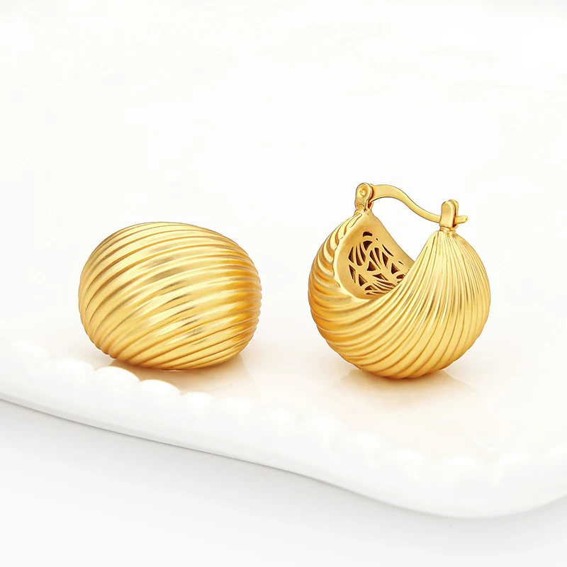VAROLE Spiral Stripe Hoop Earrings Hollow Moon Texture Women Daily Party Pendiente Boucle D'oreille Fashion Jewelry Wholesale