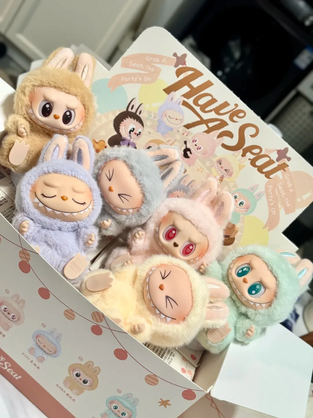 

POP Mart Genuine in Stock Labubu2.0 Sitting Party Series Trend Blind Box Cute Surprise Creative Collection Gift Popular Product