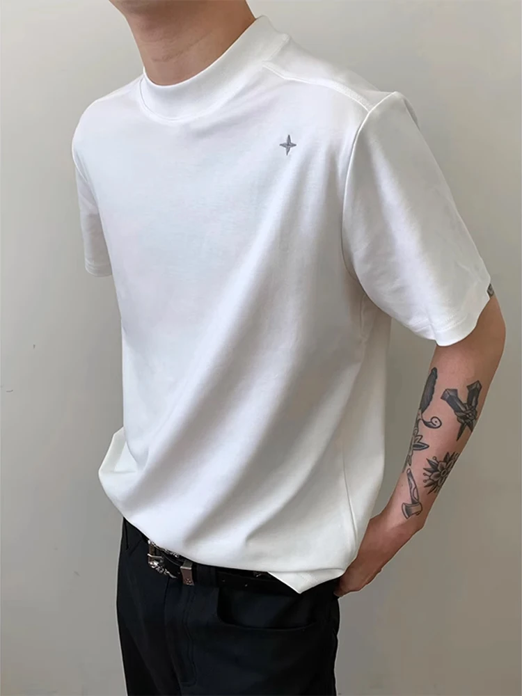 تي شيرت رجالي أبيض بأكمام قصيرة وياقة صغيرة مع تطريز نجمة، تصميم أنيق للصيف #1