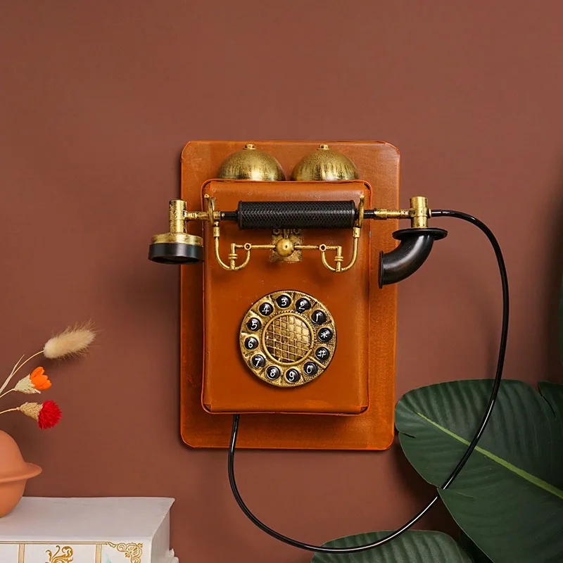 

Nostalgic old objects, old-fashioned wall wall hangings, telephone retro decoration hangings, Nanyang style restaurant wall