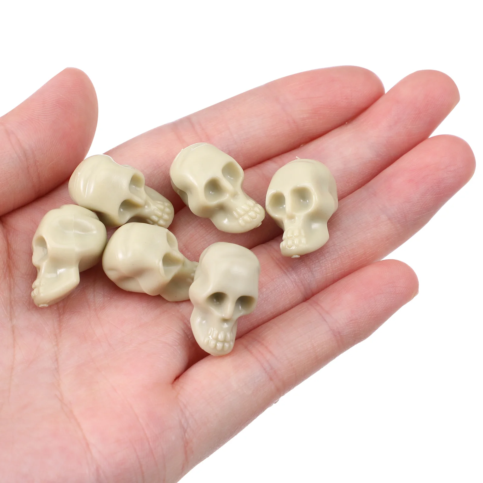 150 szt. Mini czaszki czaszki Charms małe modele dekoracje na Halloween głowa rzemiosło ozdoby