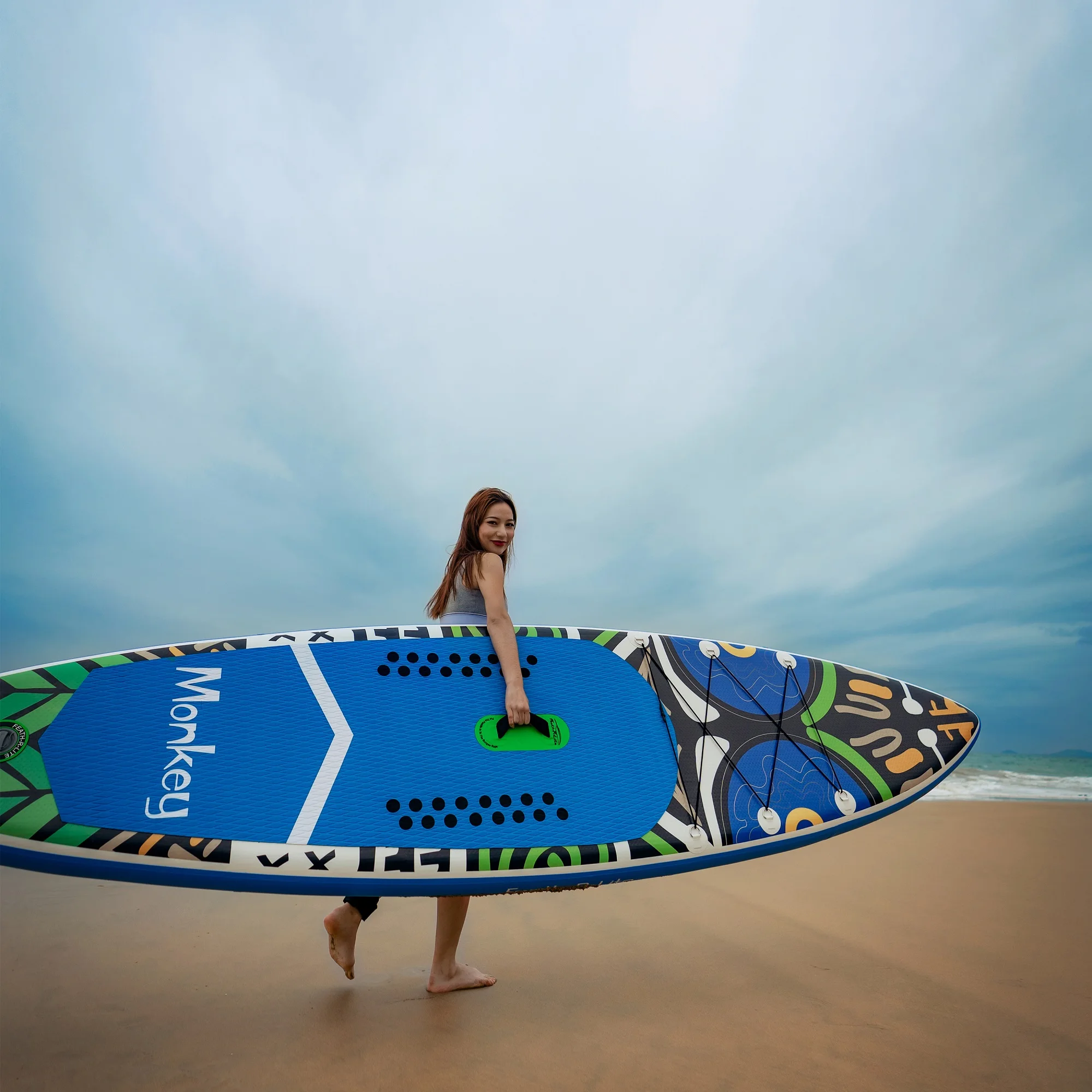 Feath-R-Lite Supfr02E aufblasbares SUP-Board, 350 x 84 x 15 cm, Traglast 180 kg für Erwachsene, mit doppelseitigem Paddel, 3 Flossen, Sicherheitsleine, wasserdichter Handytasche, Tragegurt, Handpumpe, Rucksack, stabil, langlebig, tragbar, Ws – Detail 2