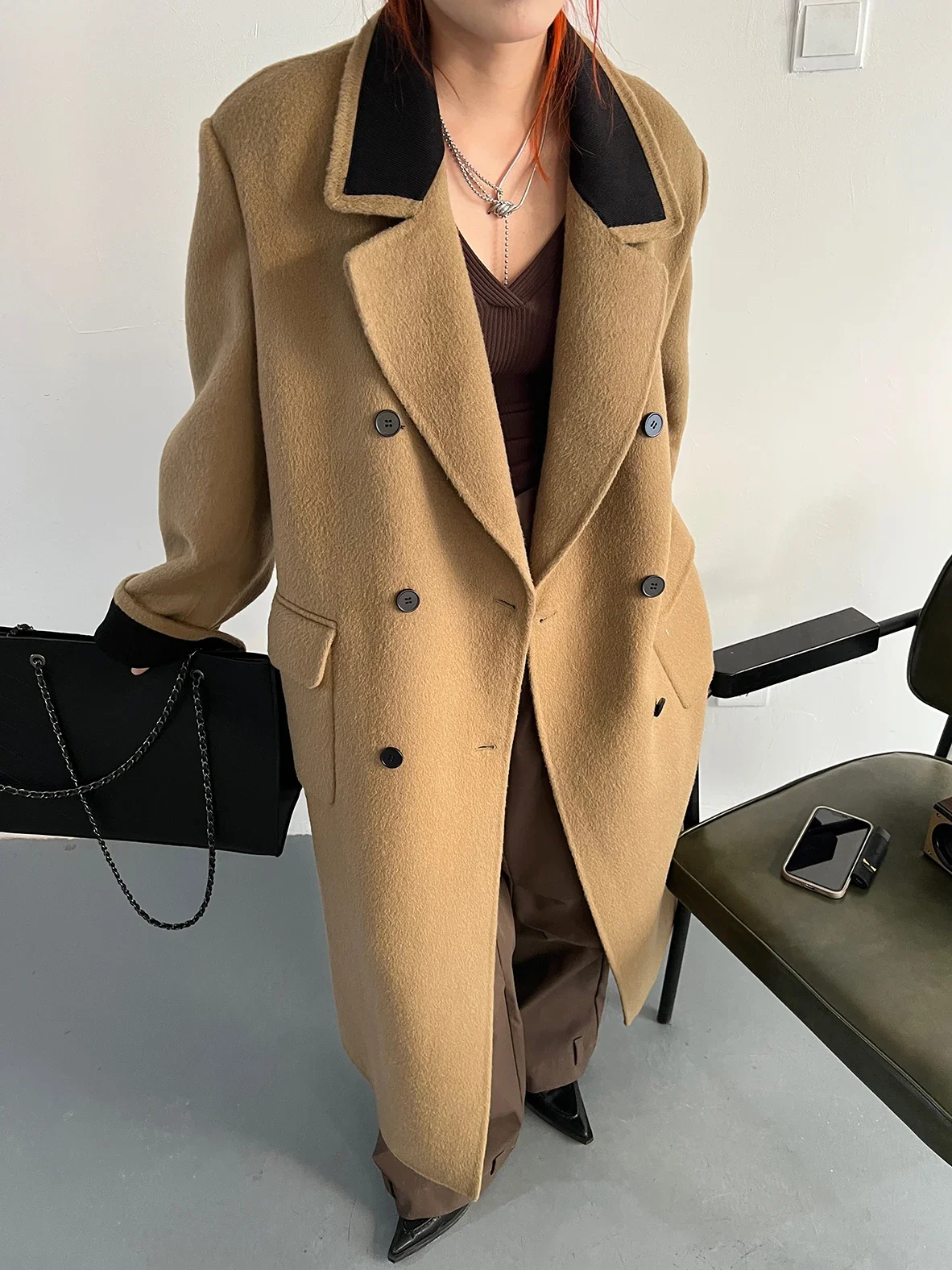 Solid and Stylish Vintage Wool Blend Coat for Women, Block-Color Long Jacket with Thickened Fabric for 2024 Autumn Winter