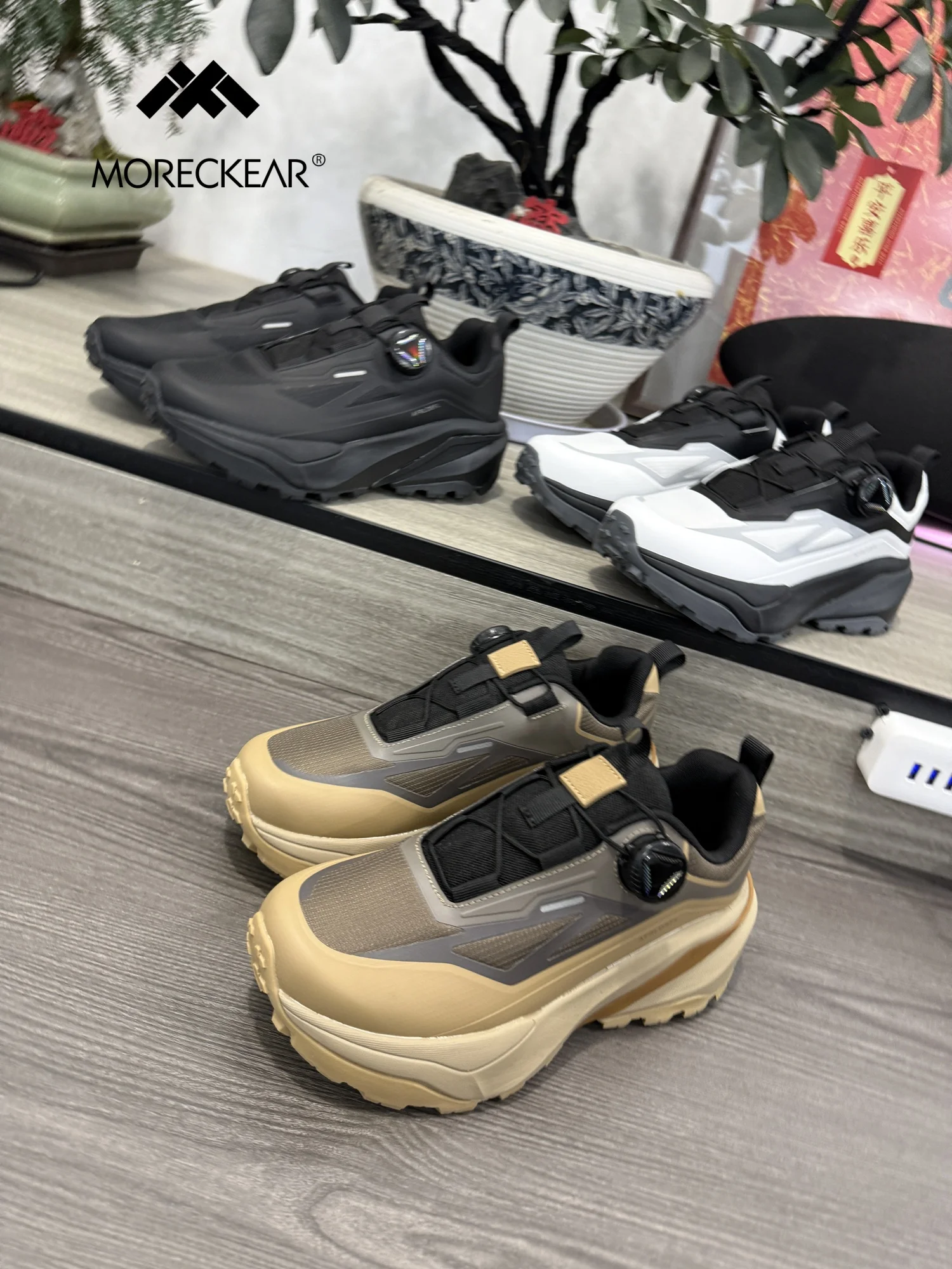 

Waterproof Breathable Lightweight Men's Outdoor Hiking Shoes Fly Series Rotation Button Spring Summer Fashion Casual Shoes