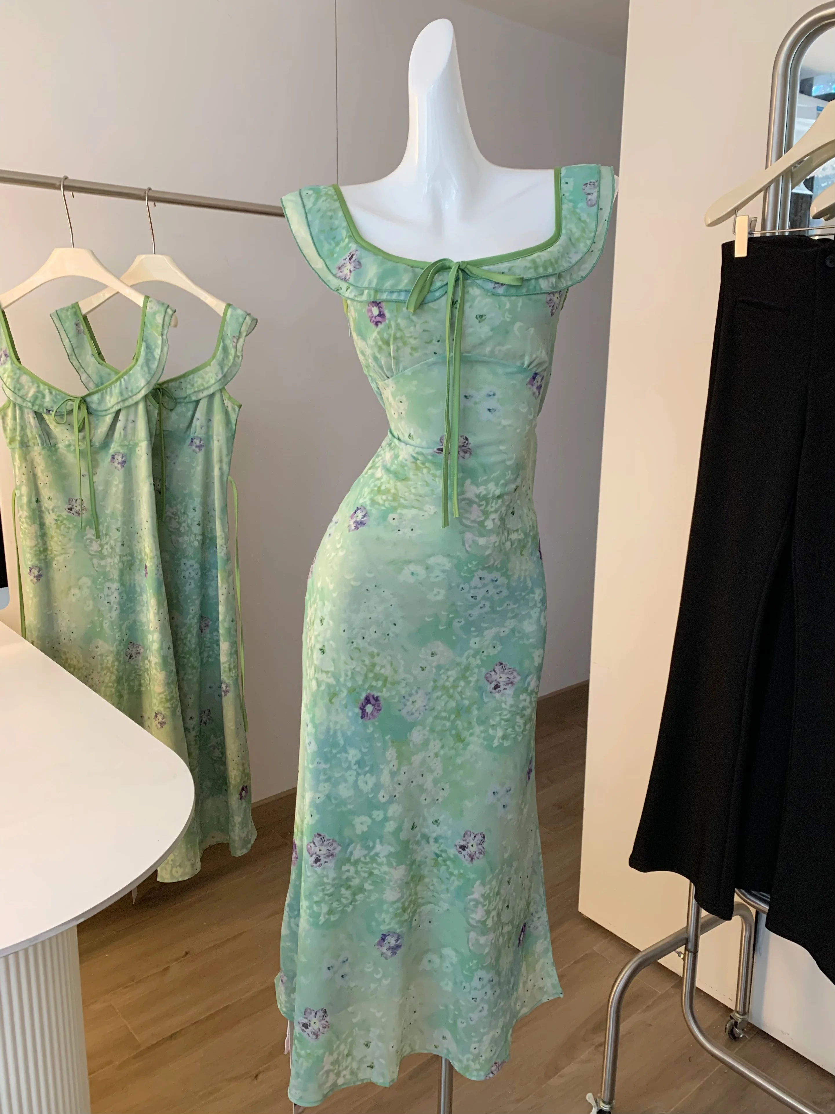 Abito estivo da donna elegante in chiffon sottile senza maniche con scollo quadrato Lady Streetwear Holiday Abito lungo con lacci in vita