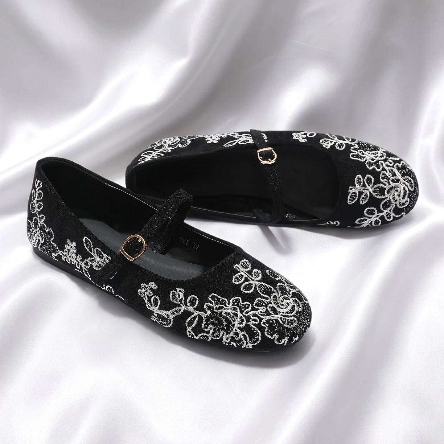 

Novelty Velvet Embroidered Floral Design Ballet Flats Women Comfort Round Toe Mary Jane Shoes Lightweight Soft Designer Loafers