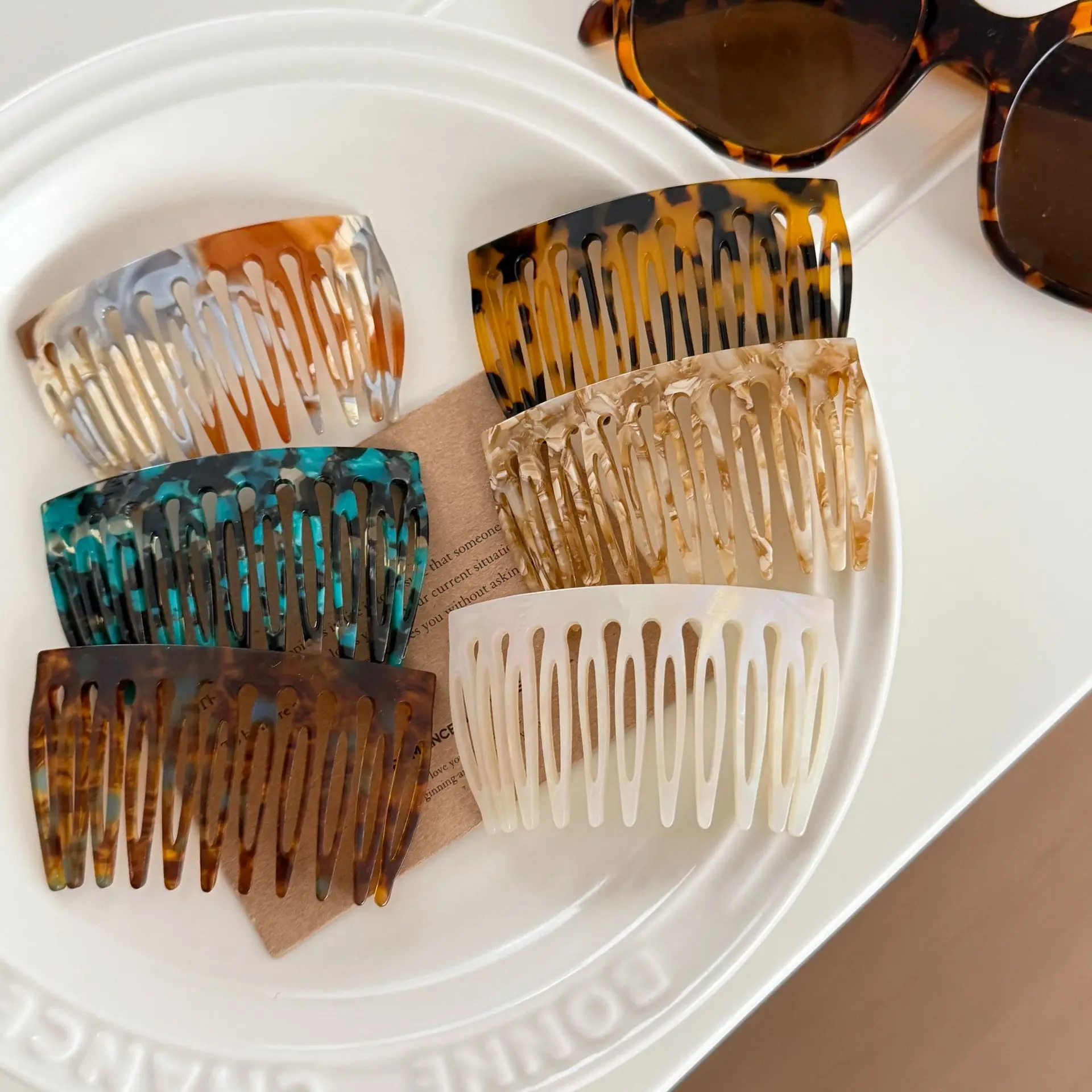 

Large Tooth Acetate Hair Comb Tortoise Shell Pattern French Retro Non Slip Updo Pin for Women Sturdy Daily Use High Quality