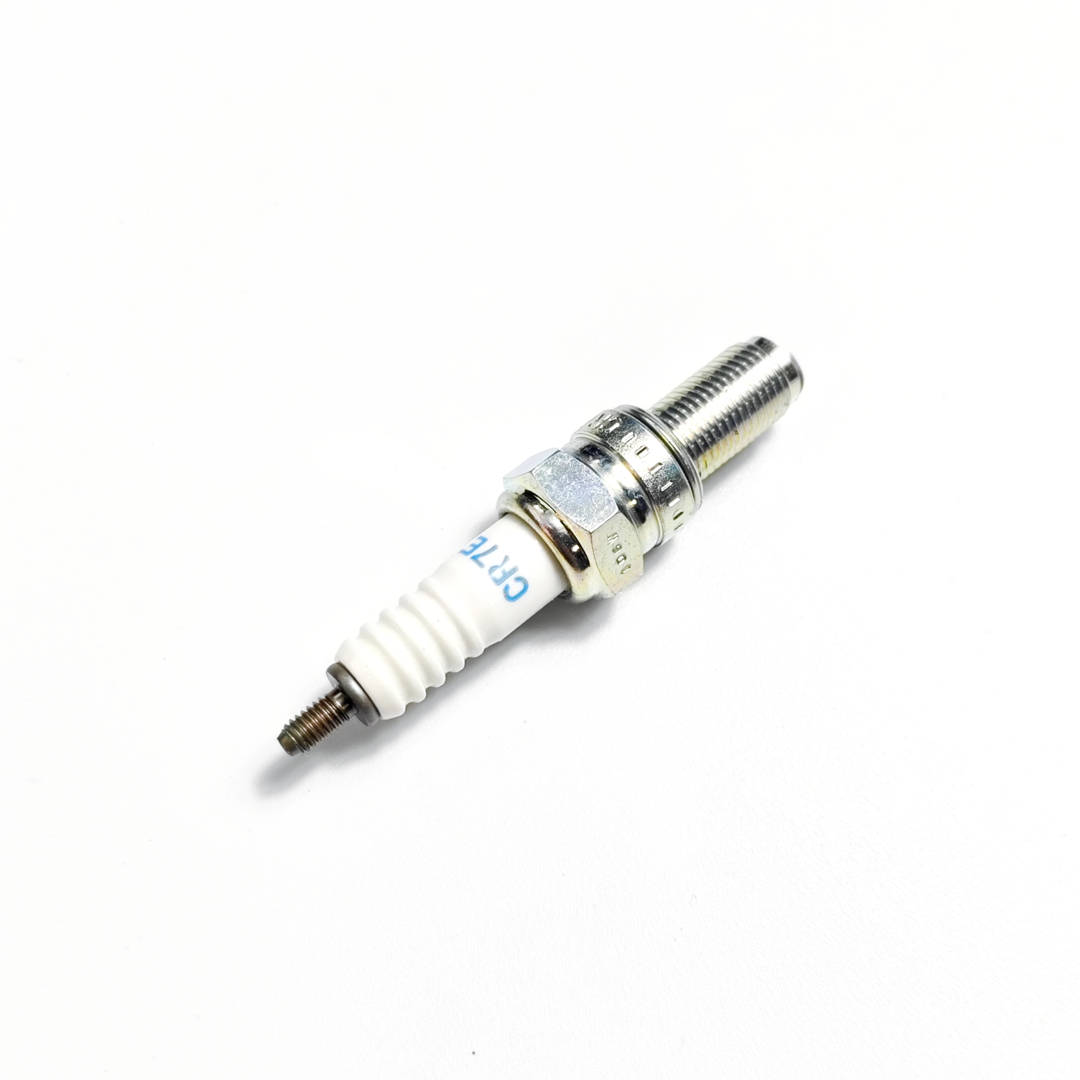 CR7E Spark Plug for Stels Leopard 600 650 370702-CR7E LU055624 Russian Mechanics RM 500-2 650-2 5051D021 Jumbo 700 62210-MAX-00
