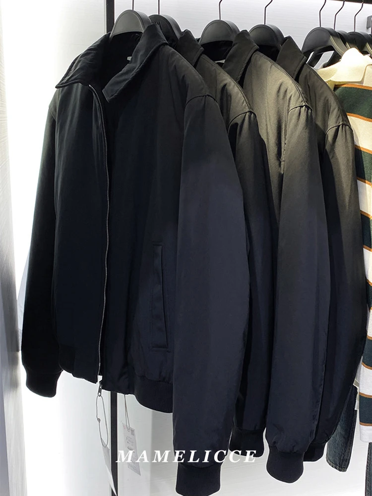 

MAMELICCE Оригинальный дизайн, минималистичный стиль, свободная стеганая куртка, короткая мужская повседневная верхняя одежда, куртки с отложным воротником, пальто.