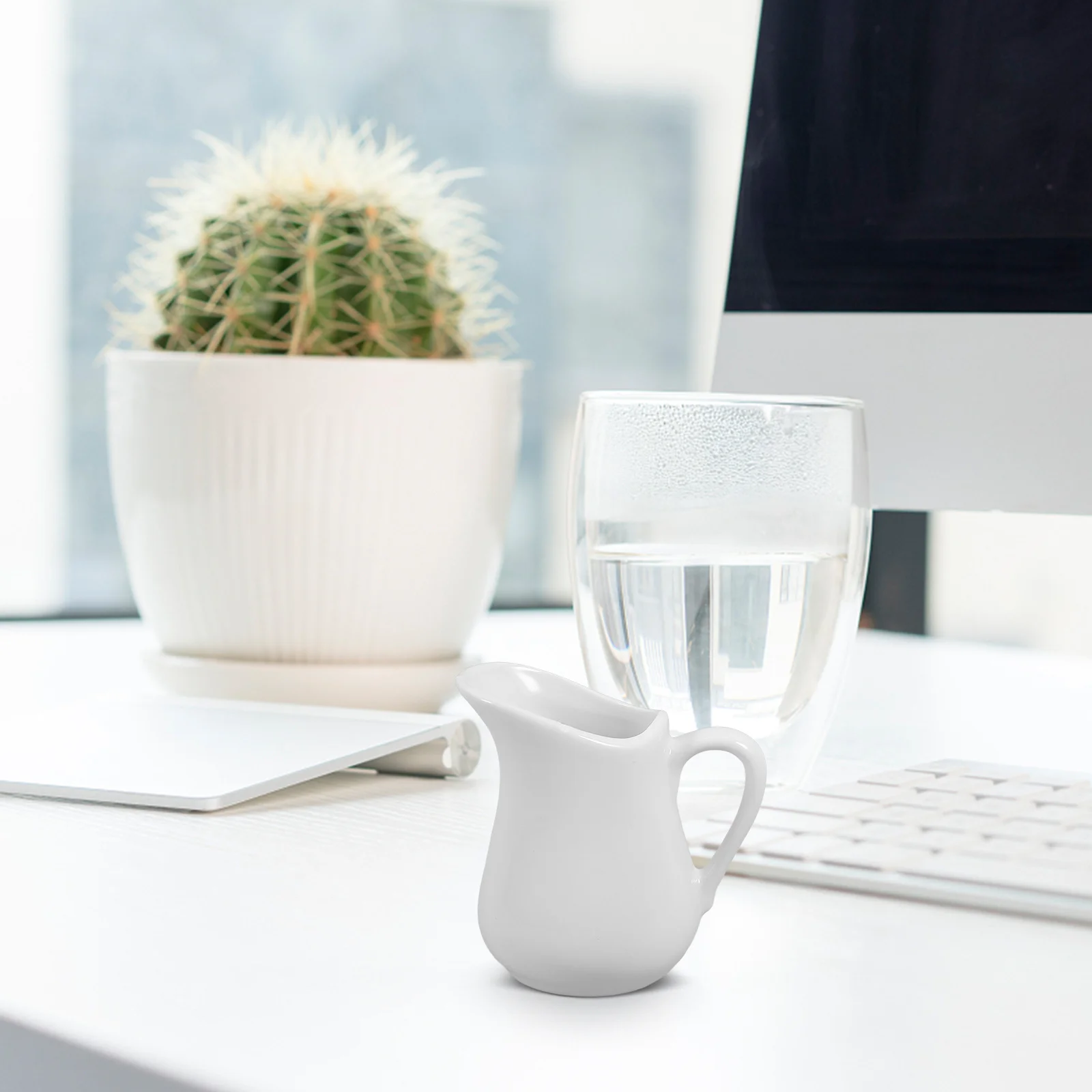 

4Pcs Small Ceramic Creamer Pitchers Milk Pourers Lightweight Sauce Dispensers Coffee Syrup Containers Milk Pitcher