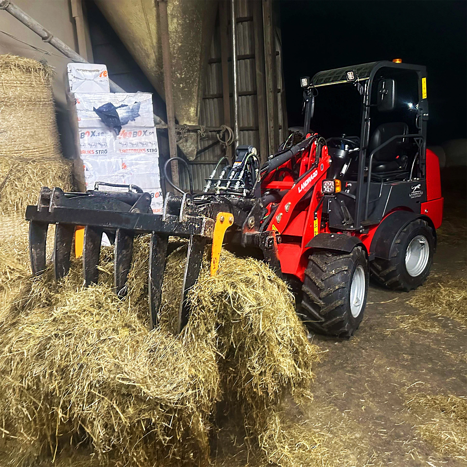 Hot Sale Kubota Engine Diesel Loader Construction Loading Machinery All Terrain Small 4WD Wheeled Loader CE Wholesale Customized