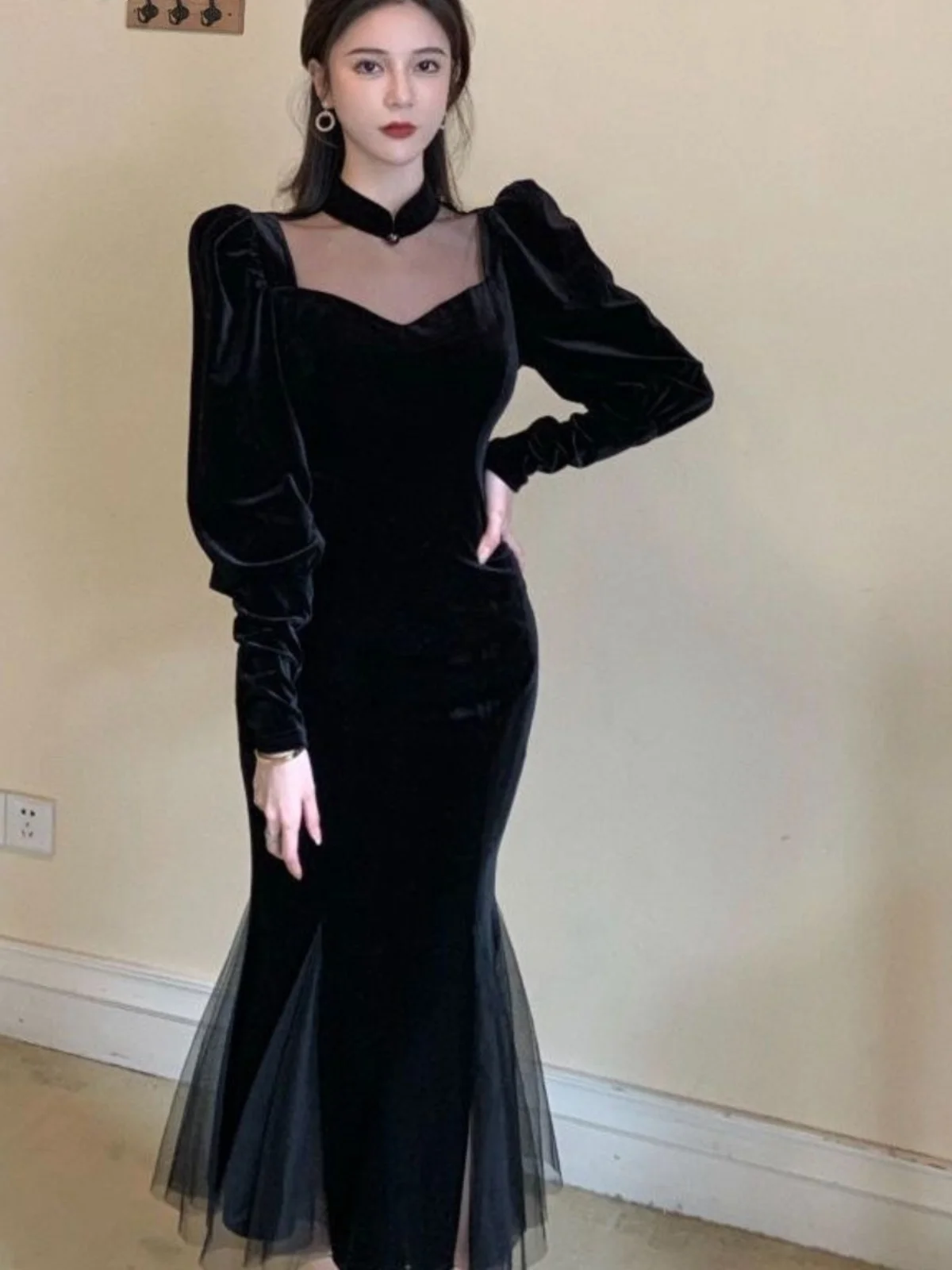 Vestido Slimming de Malha de Veludo com Estilo Retro para Mulheres, Novo Estilo de Outono, Vestido de Camada Base E co...