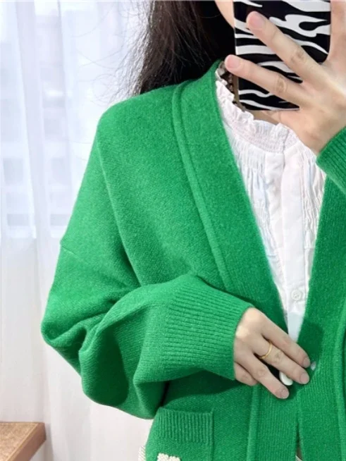 

2024 spring Women's green knitted cardigan embroidered French brand knitted lettering women's winter warm clothes elegant tops