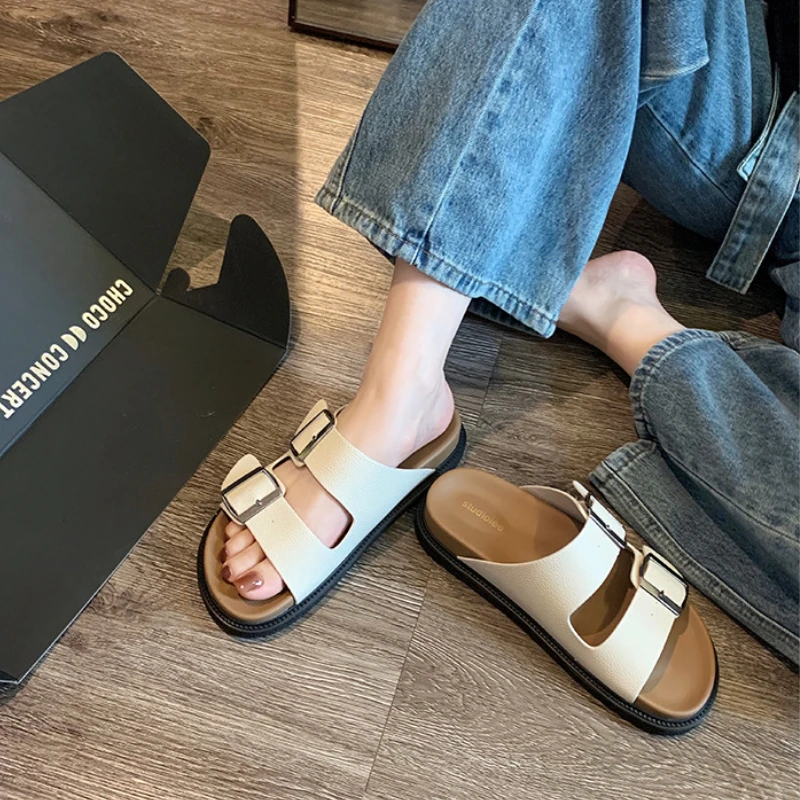 المرأة بو الجلد المدبوغ نعال مسطحة طبقتين مشبك قابل للتعديل المطاط لينة وحيد عدم الانزلاق الصنادل الشاطئ المفتوحة تو الشرائح Sandalias جديد
