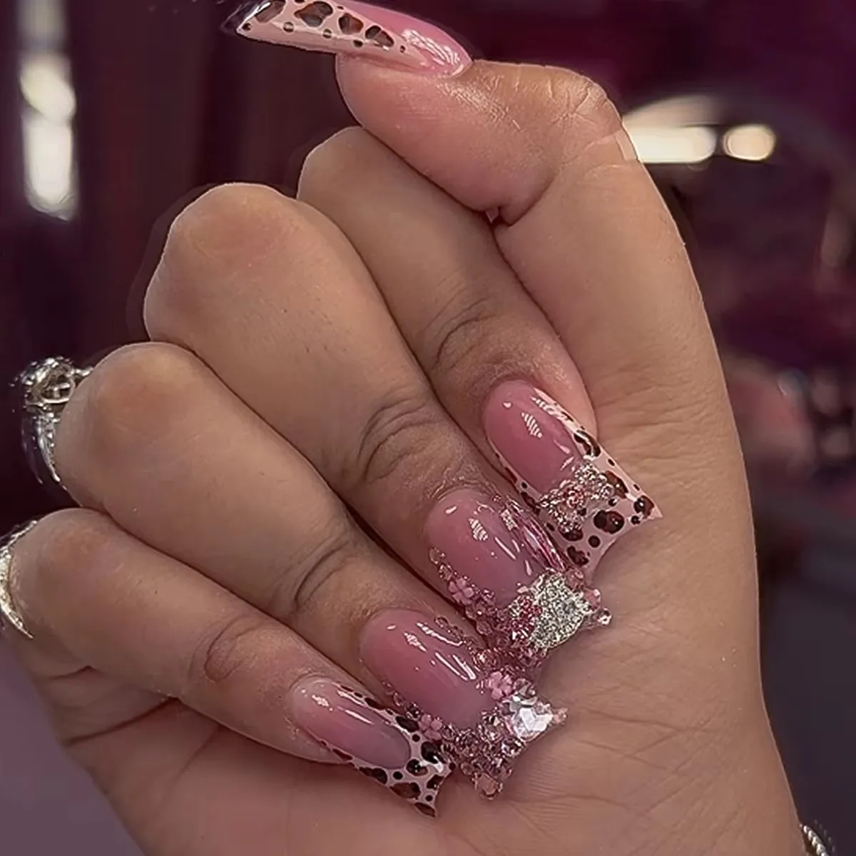 24 pezzi dolce stampa leopardo corto falso simpatico gatto stampa sulle unghie set rimovibile che indossa punte per unghie finte decorate forniture per nail art