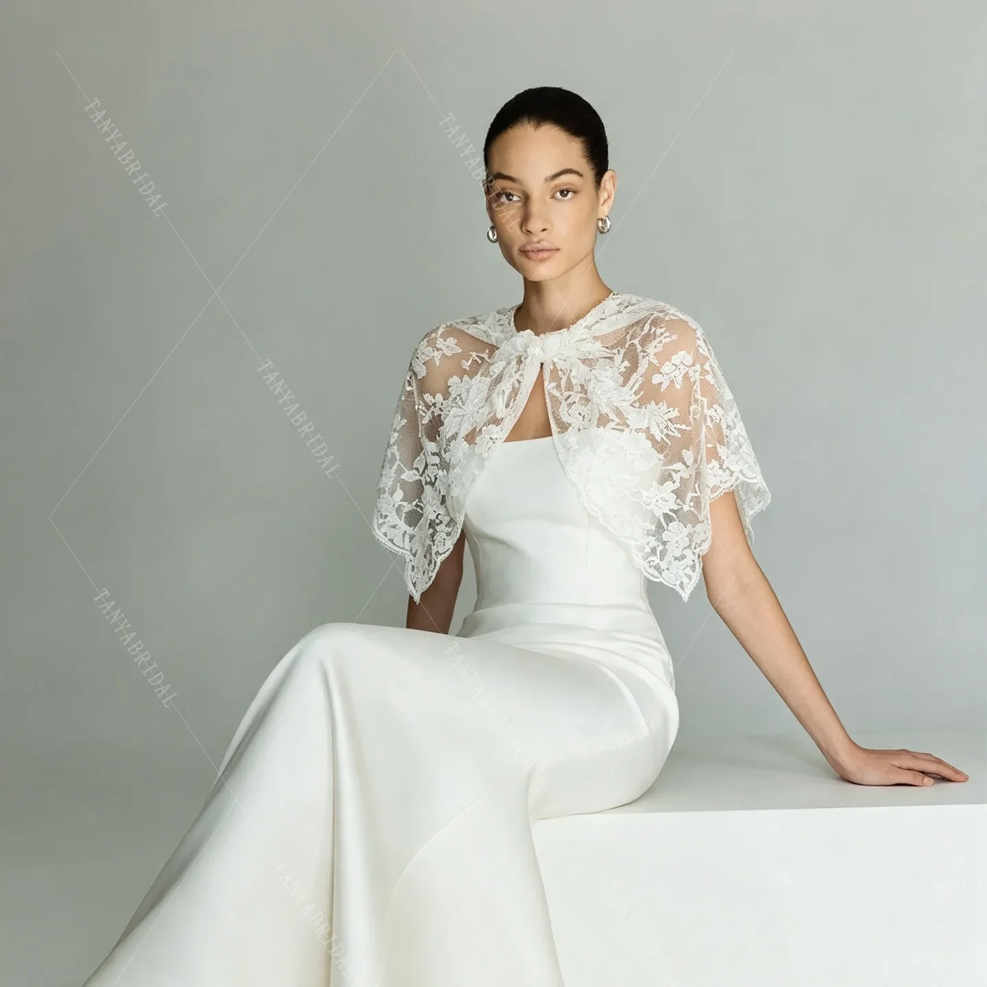 Elegant Lace Bridal Cape Short Wedding Cape Front Knot Lace Shoulder Cover Up Bride Wrap Bridal Accessories Not Include Dress