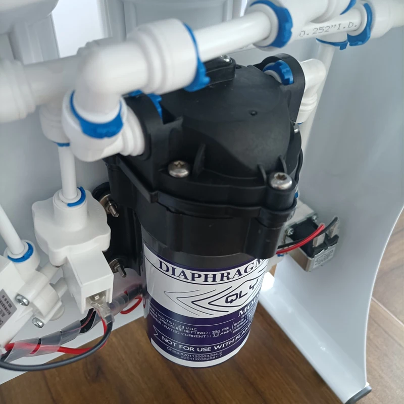 المطبخ المنزلي الذكي 400G 600 GPD 5 مراحل التناضح العكسي القلوي نظام تصفية المياه الصنبور Ro