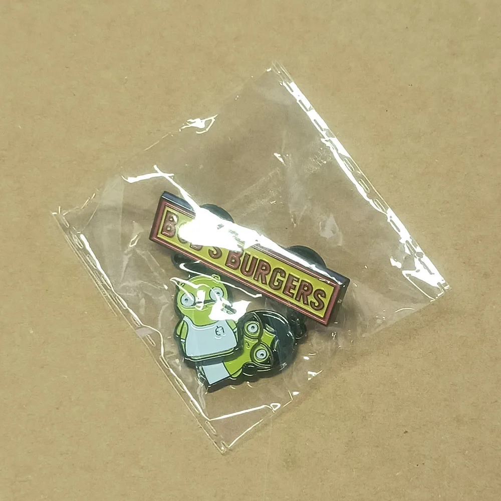 Niedliche grüne Monster-Anstecknadel aus Emaille, niedliche Brosche mit beweglicher Kette, Cartoon-Reversnadel, lustiger Schmuck für Fans, Geschenk für den Rucksack. – Detail 9