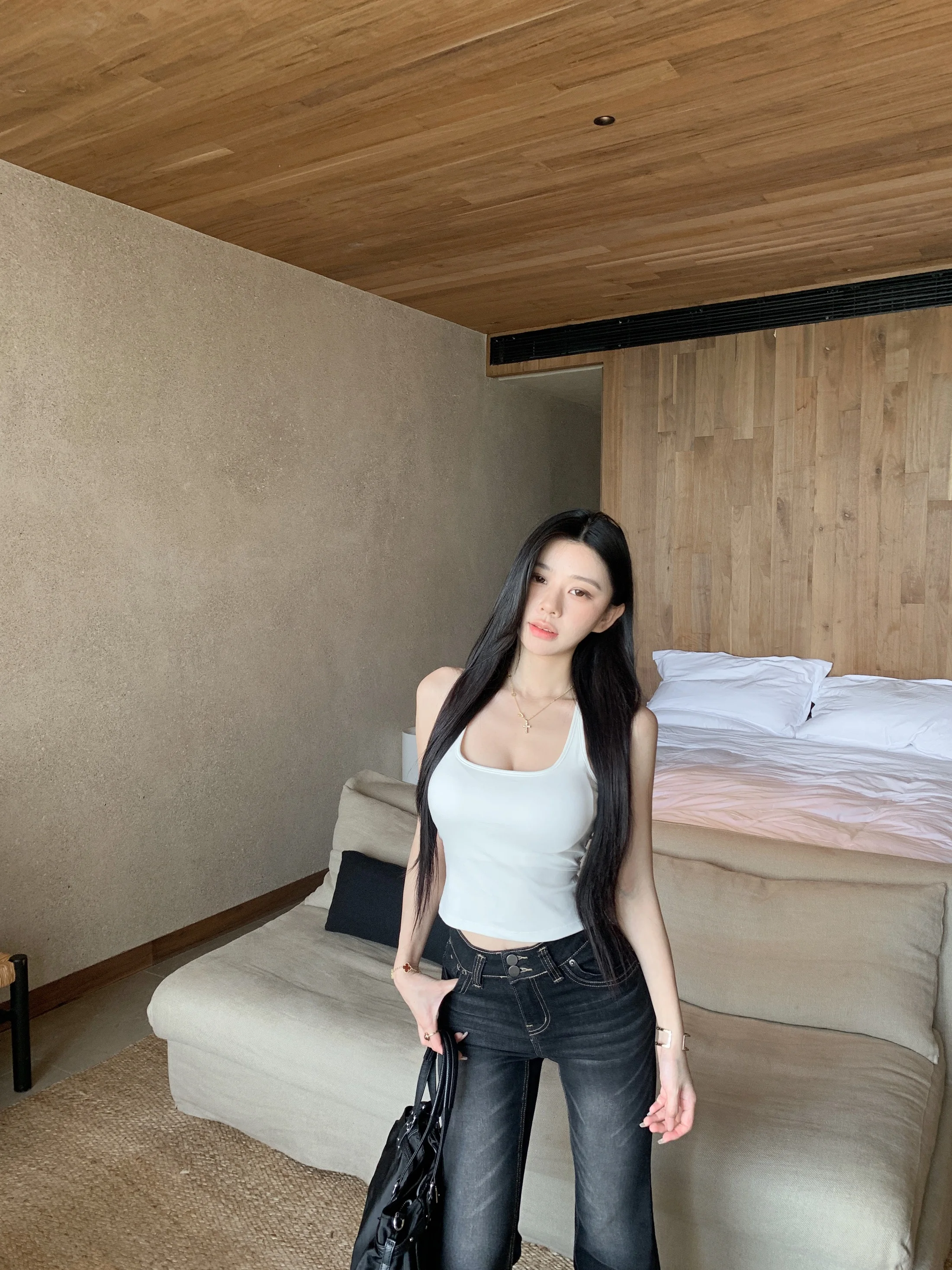 

Kumikumi Spicy Girl Style White Vest Strap Women's Spring Slimming Bell Bottom Jeans Denim Two Piece Set with Chest Pad