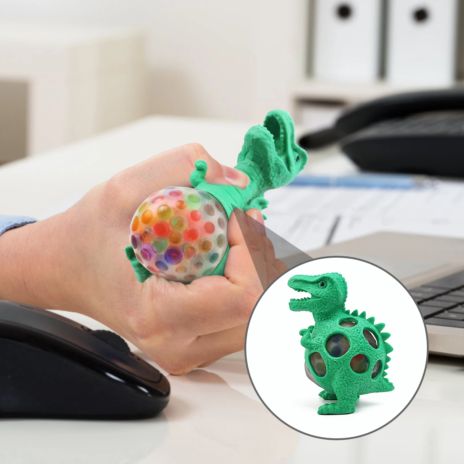 Venting Dinosaurs Squeezing and Squeezing Grape Beads Ball, Tricking to Reduce Stress, Carrying Bored Balls with You