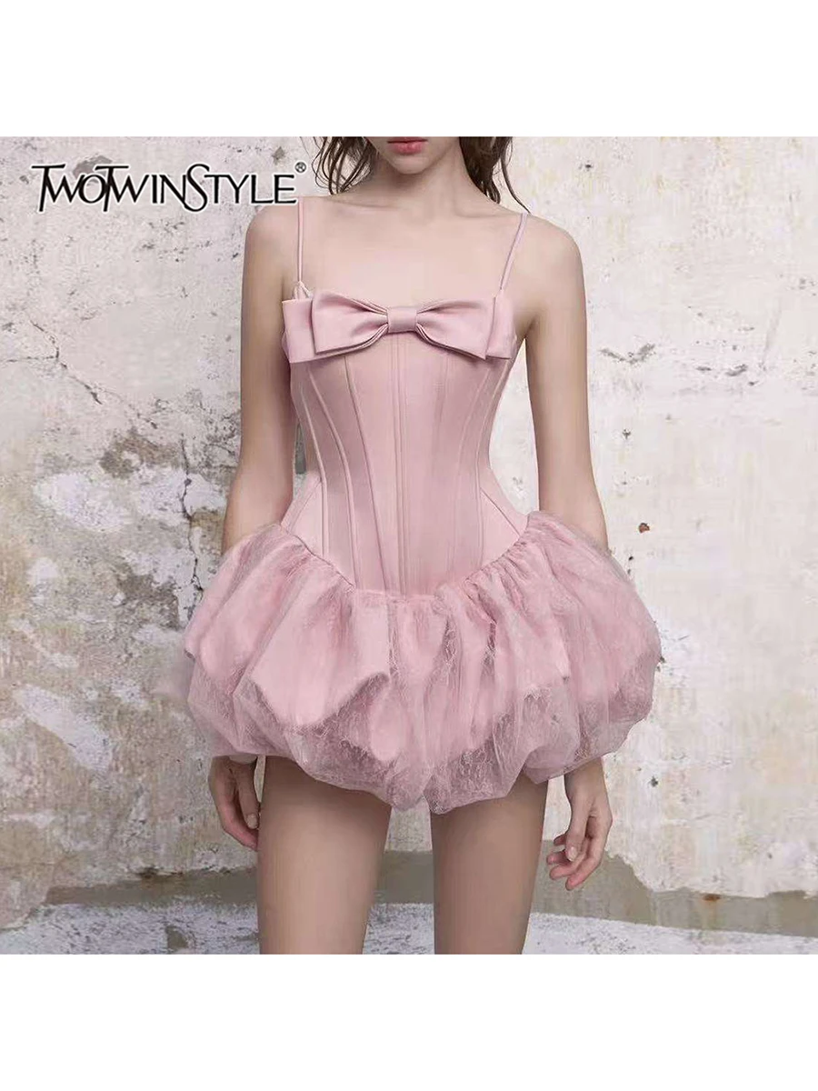 TWOTWINSTYLE Bow Spliced Lace Slimming Solid Dress for Women Square Collar Sleeveless Patchwork Strap Mini Dresses Female Style