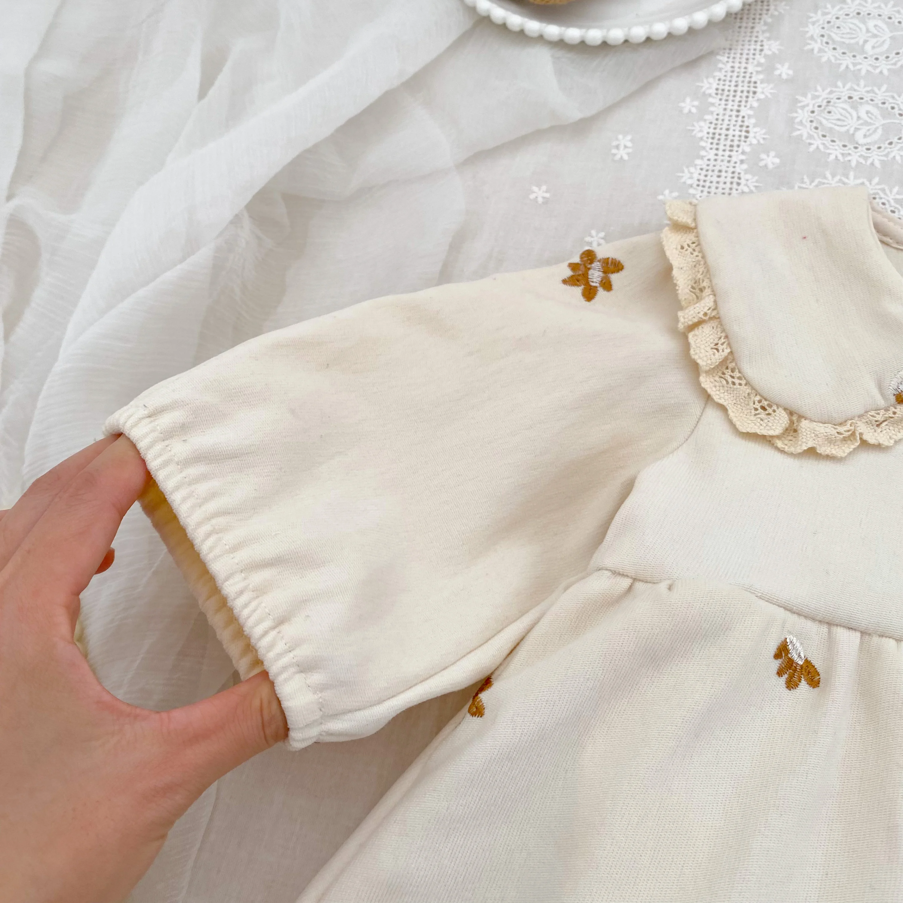 Baby-Mädchen-Stramplerkleid, langärmelig, mit Spitze, Peter-Pan-Kragen, Blumenstickerei, Baby-Overall, Frühling/Herbst, Kleidung für Kleinkinder, 0–24 Monate. – Detail 10