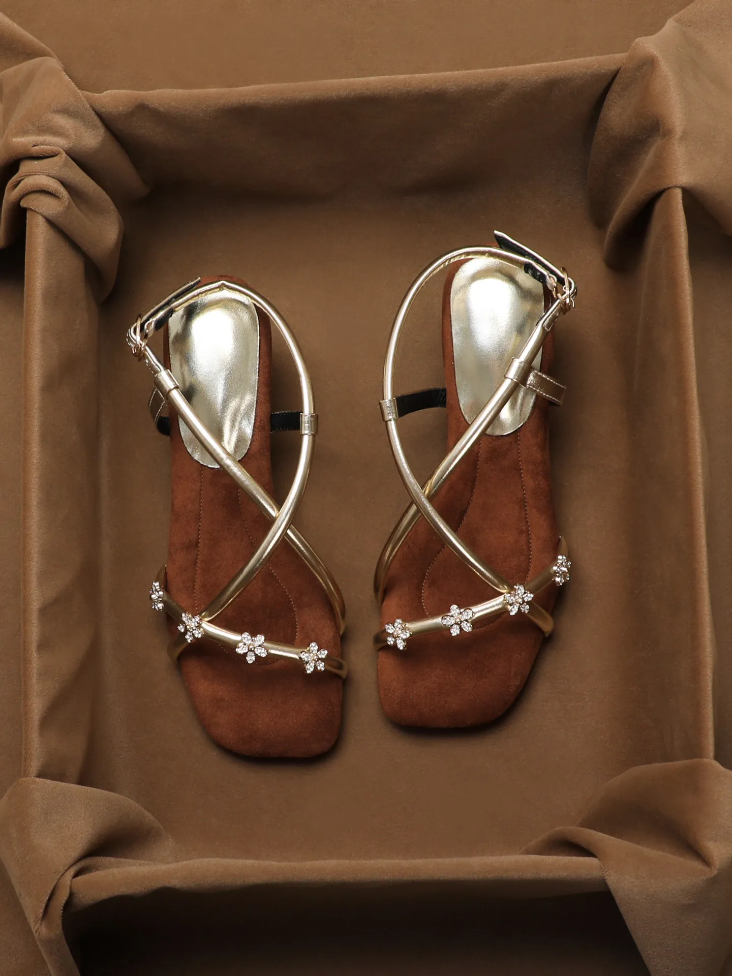SHOEBOX Nuevas zapatillas de mujer estilo retro francés, de cuero, con punta cuadrada, diseño calado, suela plana, punta elevada y diseño de medio zapato.