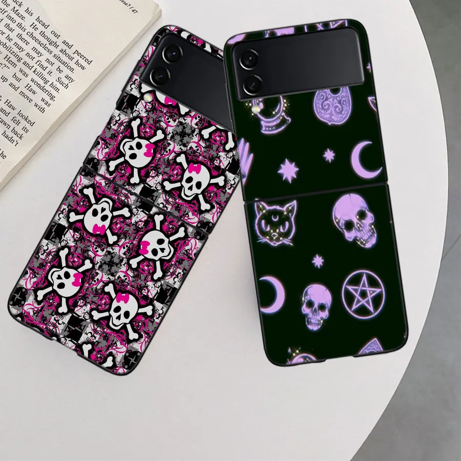 Witch Girl And Cat Case for Samsung Galaxy Z Flip 6 Flip 5 4 3 5G Black Cell Phone Cover Z Flip 5 Luxury PC Shell Coque