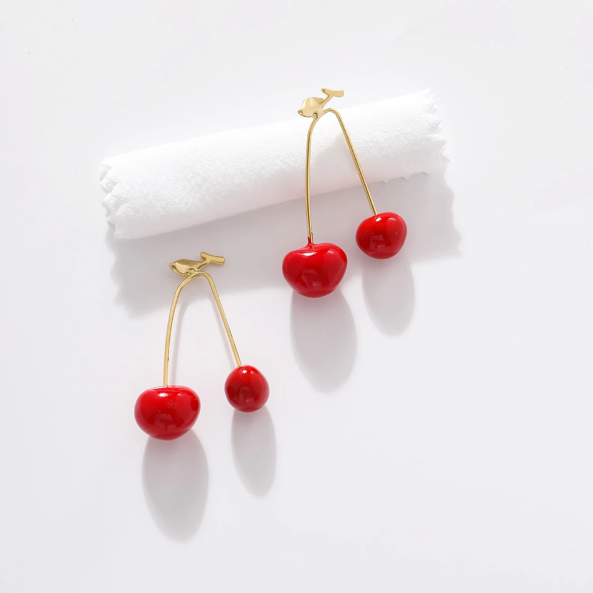 Design Sense Exquisite Enamel  Red Cherry Earring 2022 New Jewerlry Party Luxury Accessoties For Women Unusual Earrings Hotsale