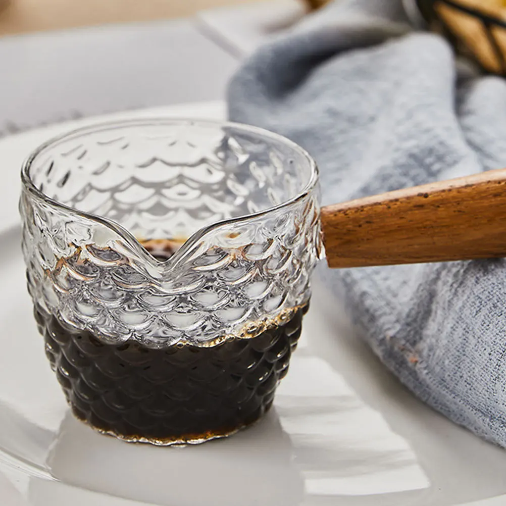 

2 шт., термостойкий стеклянный кувшин для молока, деревянная ручка, мини-размер, идеальный аксессуар для вспенивания кофе эспрессо, мерные чашки, стекло