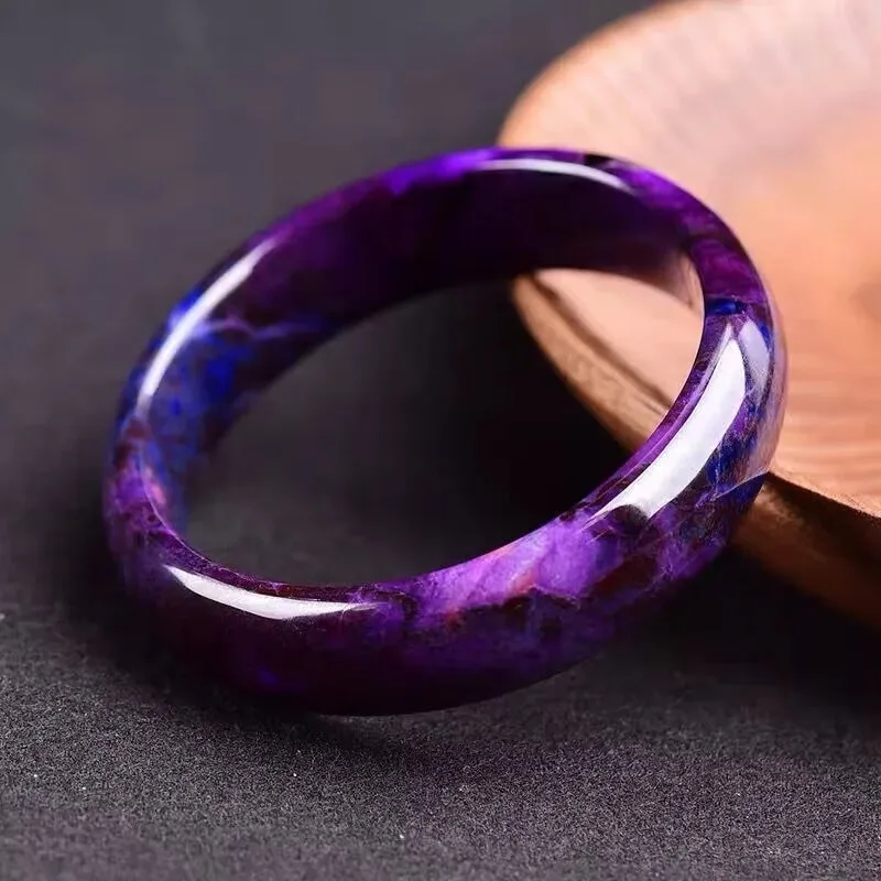 

Soothing Stone Hand, Classic Retro Temperament Jewelry