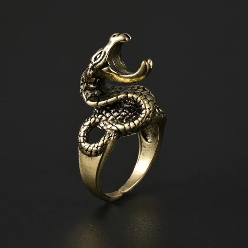 Vintage Snake Shaped Cigarette Ring Gadgets For Men Women Unique Animal Dragon Rings Smoking Pipe Accessories Bijoux Femme 2022