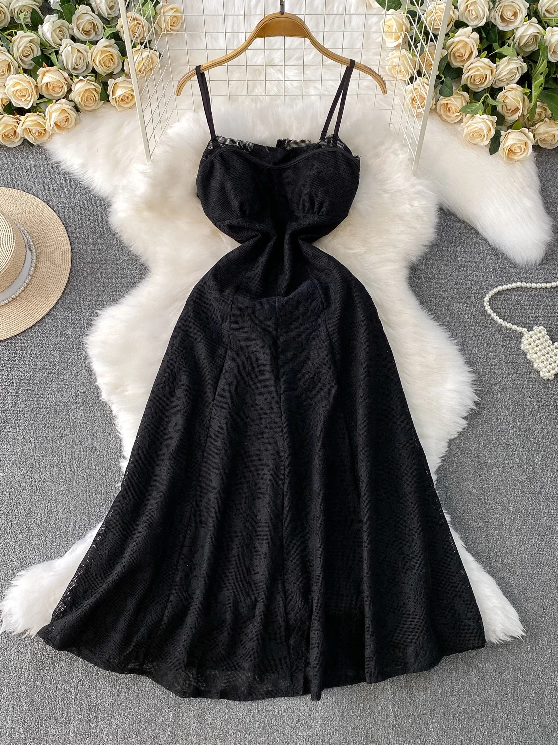 تنورة نسائية صيفية مفرغة من Ele مطرزة بخصر عالٍ للتخسيس طويلة مع وسادة صدر تنورة كورية على شكل حرف a