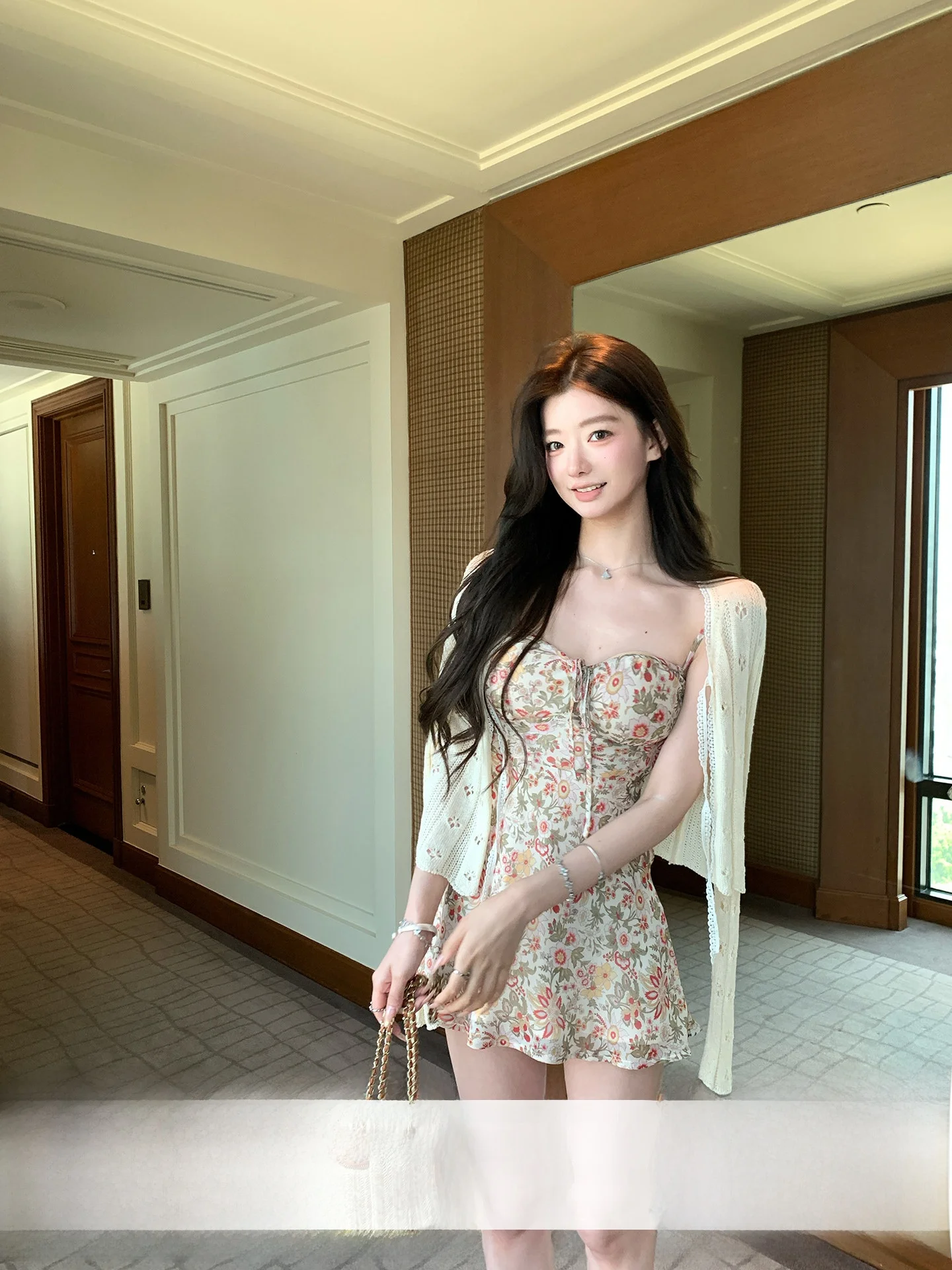 

Летнее платье YOLI Zhang Yuli с цветочным принтом, женское, весеннее, в стиле Pure Desire, для отпуска, с цветочным узором, на бретельках, короткое, элегантное, из полиэстера