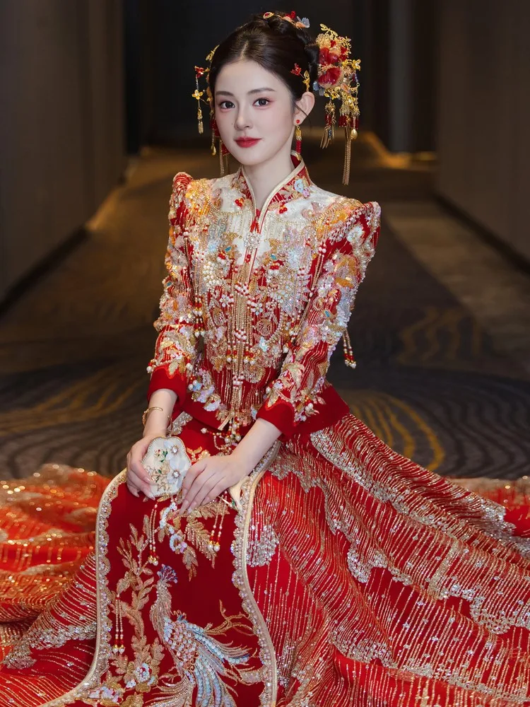 

The new Chinese-style wedding dress for brides including gowns dragon and phoenix jackets toasting