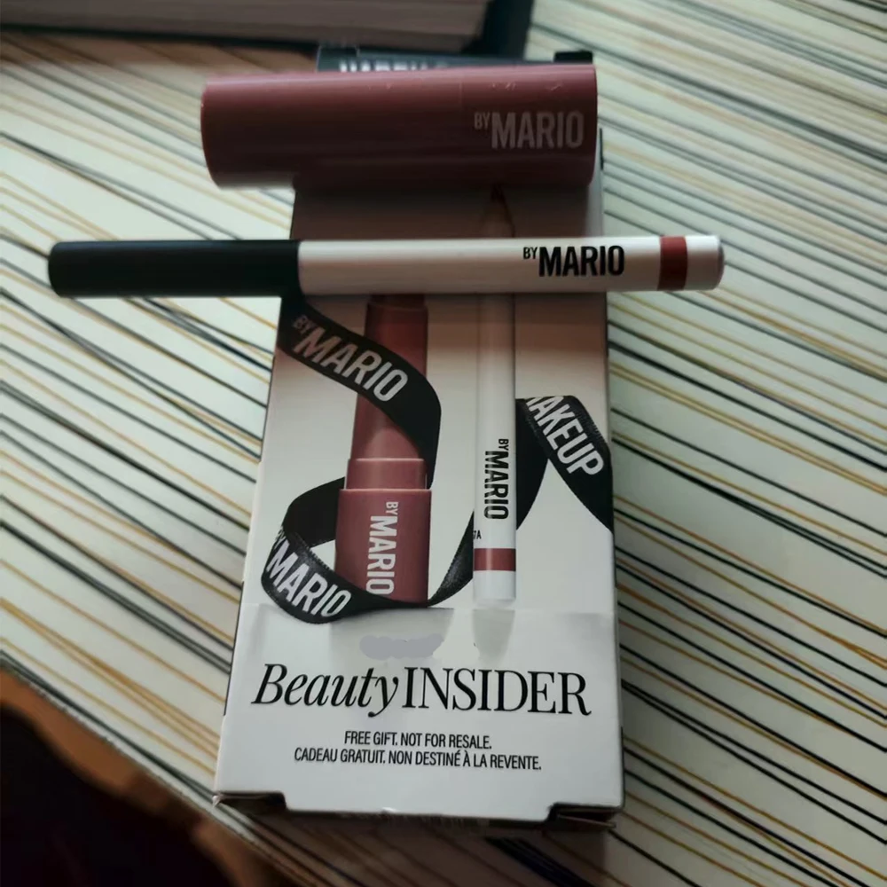 Set de Maquillaje Labial Lifted Lip: Lápiz Delineador Ultra Escultor en Tono Malva Intenso de 0.9g y Bálsamo Labial Iluminador en Tono Madera de Palo Santo de 1g para un Aspecto de Labios Más Voluminosos