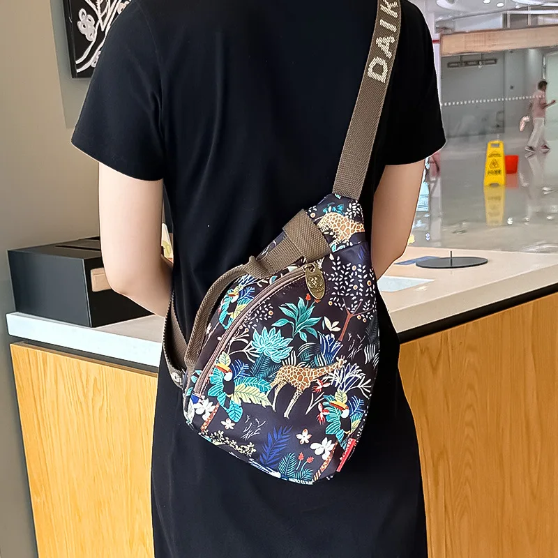 fashionable-ladies-oxford-cloth-crossbody-bag-lightweight-travel-sports-leisure-chest-bag-new-2025-spring-china-made