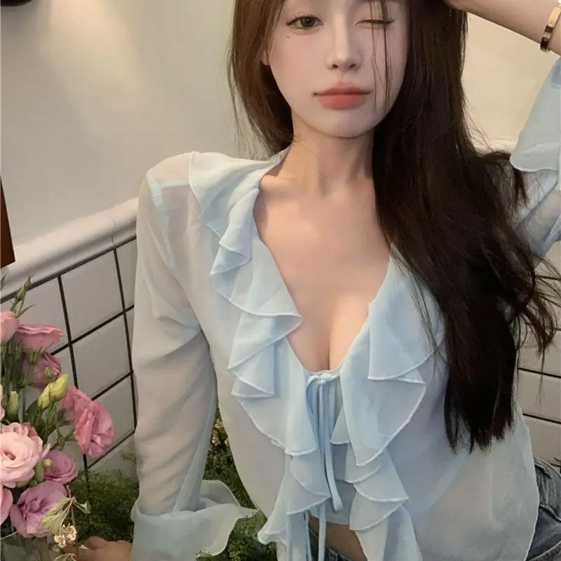 

Женская летняя милая шифоновая блузка на шнуровке с v-образным вырезом и оборками, расклешенными рукавами, женская уличная одежда, сексуальная прозрачная солнцезащитная рубашка