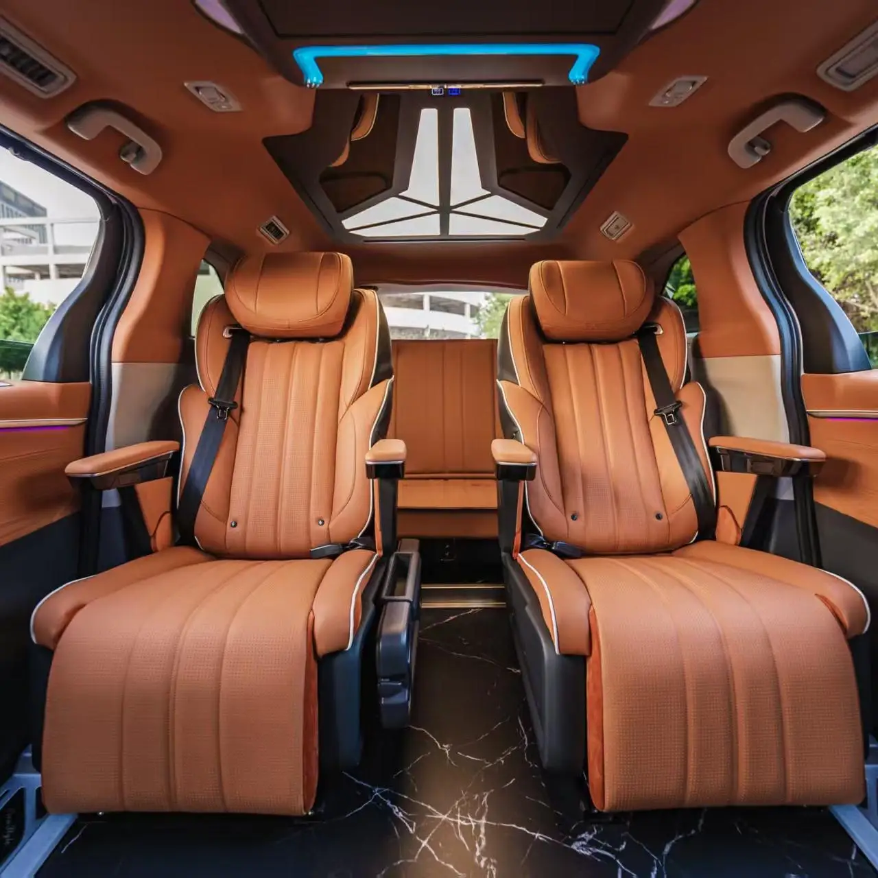 Custom Car Seats Factory Wholesale Modified Car Seats for Innova Hycross Fortuner