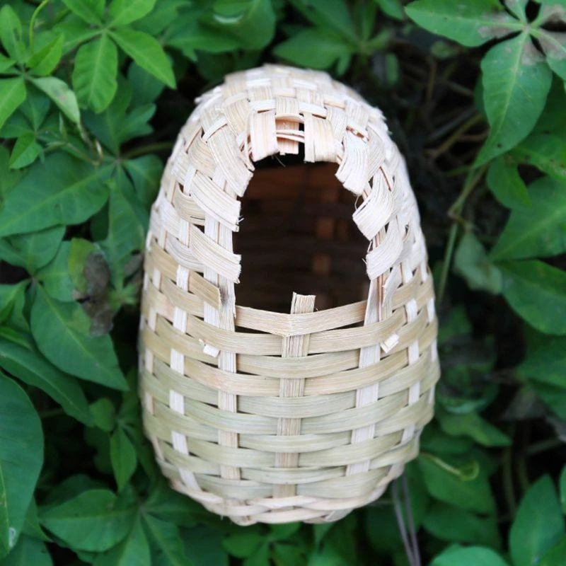 F92B Small Bird Nest with Metal Hook Hand-Woven Bird Eco-friendly Natural Bamboo