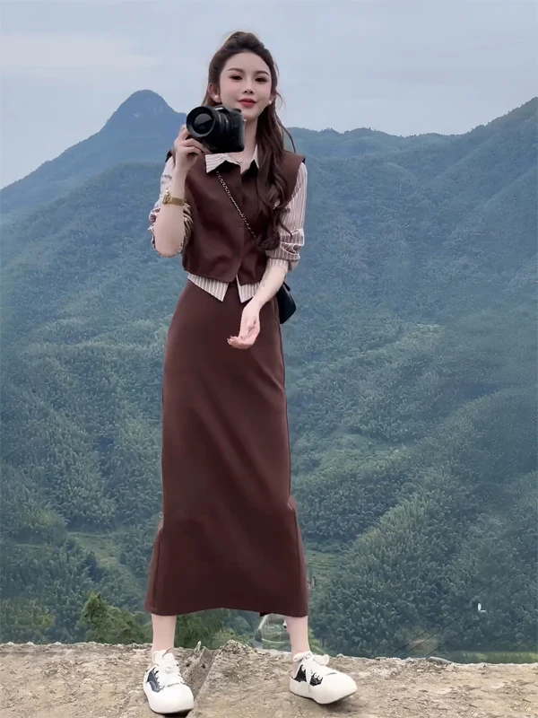 

Осень 2023, новый женский дизайн, полосатый комплект с высокой талией, утягивающая юбка с разрезом f, модный комплект для поездок на работу, длинный комплект...