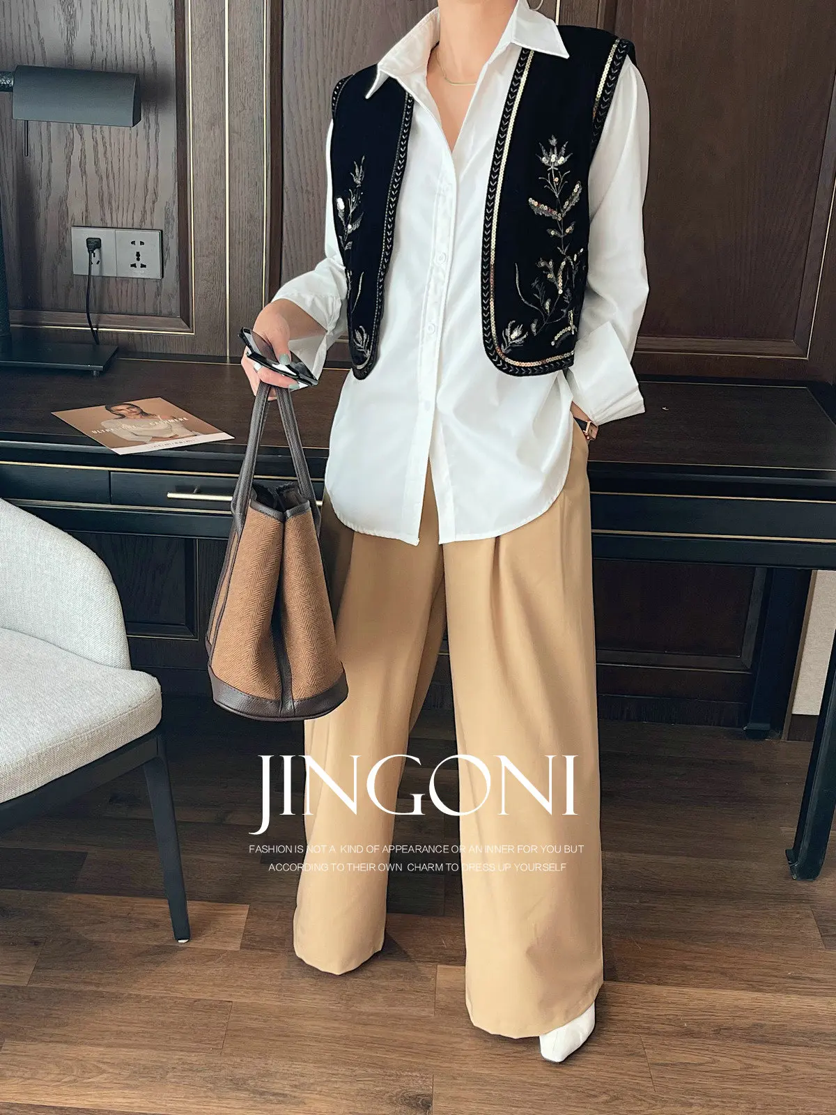 Velvet Sequined Vest Waistcoat Jacket Tops Women Clothing 2025 Spring Trend Korean Style Vintage Elegant Outerwears Luxury Crop