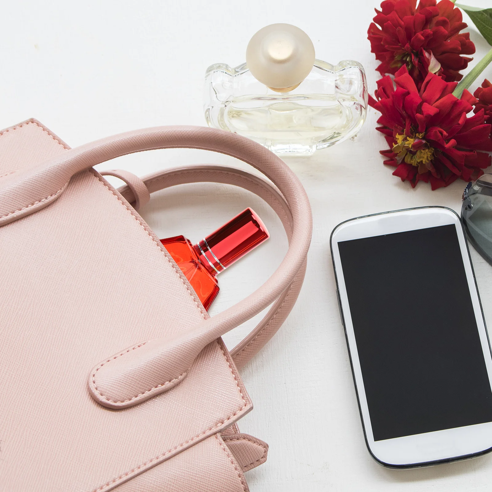 

5Pcs Vintage Glass Perfume Bottles Colored Refillable Aroma Bottle Essential Oil Holder Display Perfume Bottle