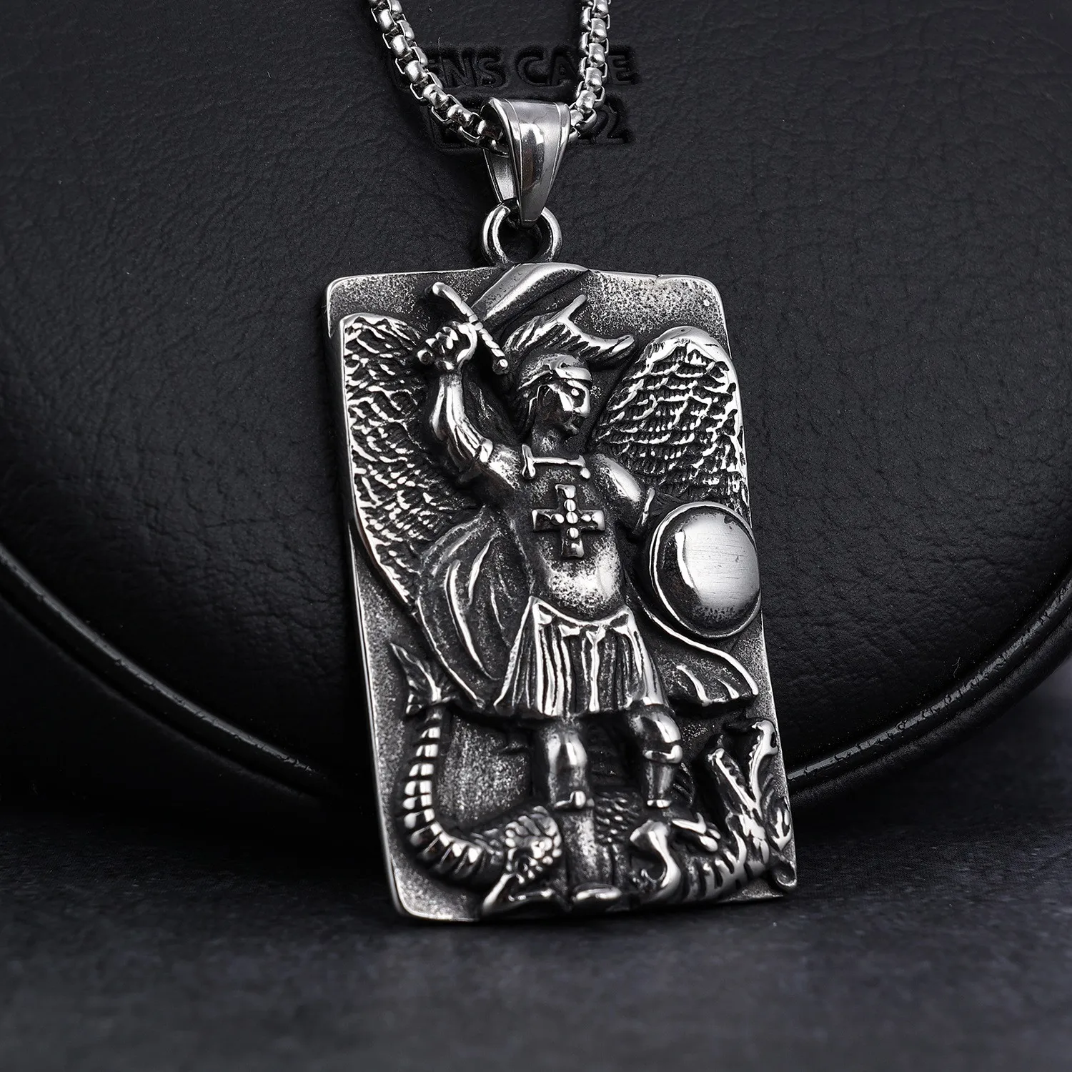 Archangels Dragon Slayer Relief Retro Alloy Men Pendant Necklace Hip Hop Rock Style Men Metal Pendants Neck Chain Jewelry