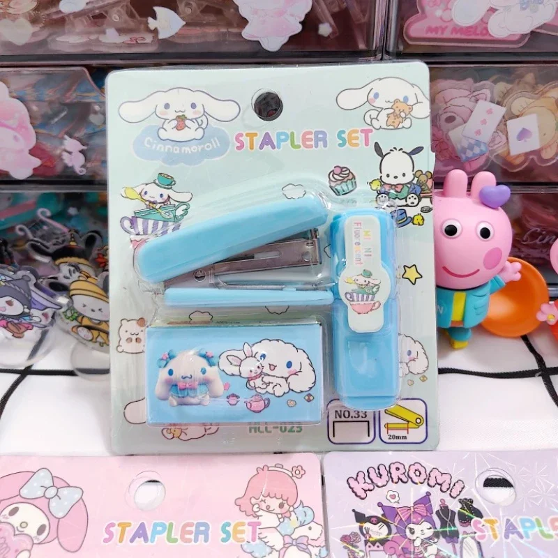 Sanrio Kuromi Cinnamoroll Melody Mini cucitrice evidenziatore Set studente ufficio piccola cucitrice Kawaii materiale scolastico Set di cancelleria