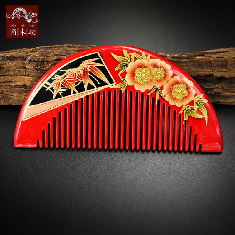 Hand-painted lacquer art comb made of hornbeam boxwood for massage and hair styling