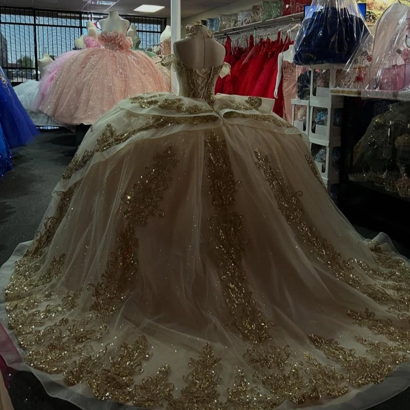 Champagne Quinceanera Dresses Ball Gown Off The Shoulder Applique Lace Beading Crystal Tull Sweet 16 Dress Vestidos 15 De Anos